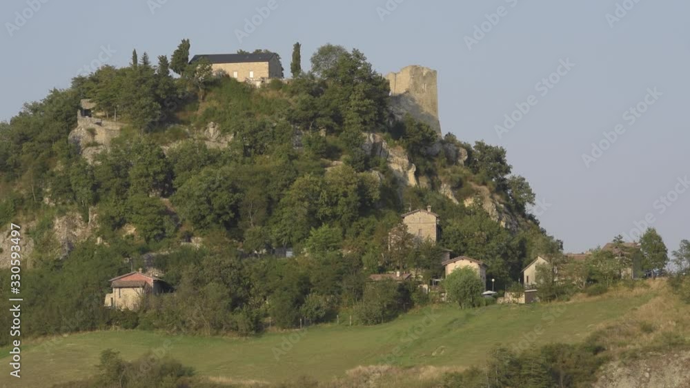 Castello di Canossa Castello di Canossa