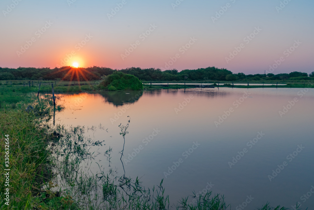 Laguna de Campo al Atardecer, Castelli - Chaco - Argentina