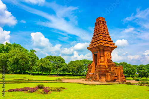 Obraz na plátně Bajang Ratu temple is one of the relics of the Majapahit kingdom at Trowulan, Mo