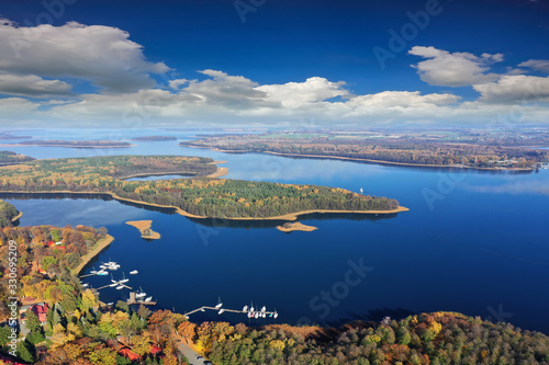 Fototapeta Naklejka Na Ścianę i Meble -   jesień na Mazurach w północno-wschodniej Polsce