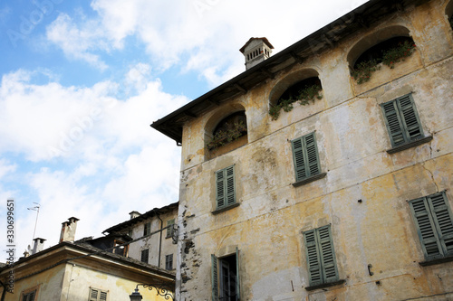 Orta San Giulio (NO), Italy - September 02, 2019: Typical house facade detail in Orta, Orta, Novara, Piedmont, Italy © PaoloGiovanni