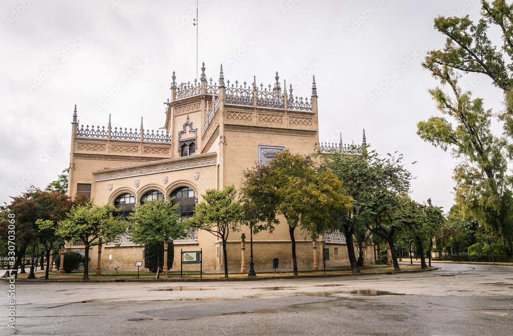 Obraz premium Old building in Seville, Spain 