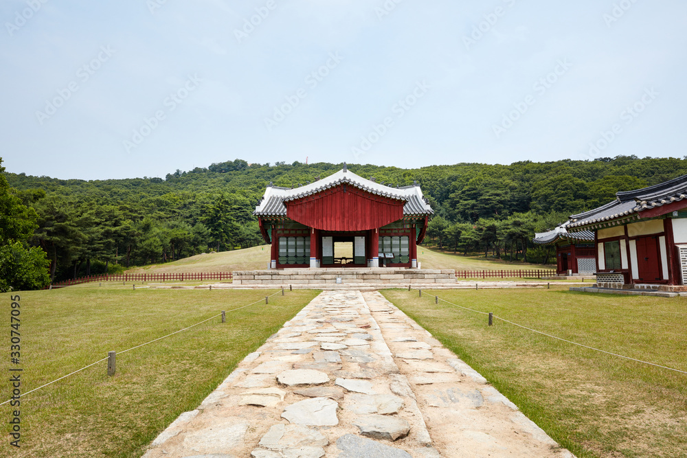 Jangneung Royal Tomb in Gimpo-si, South Korea. Royal Tombs of the Joseon Dynasty is a UNESCO World Heritage Site. Jangneung Royal Tomb in Gimpo-si, South Korea. Royal Tombs of the Joseon Dynasty is a UNESCO World Heritage Site.