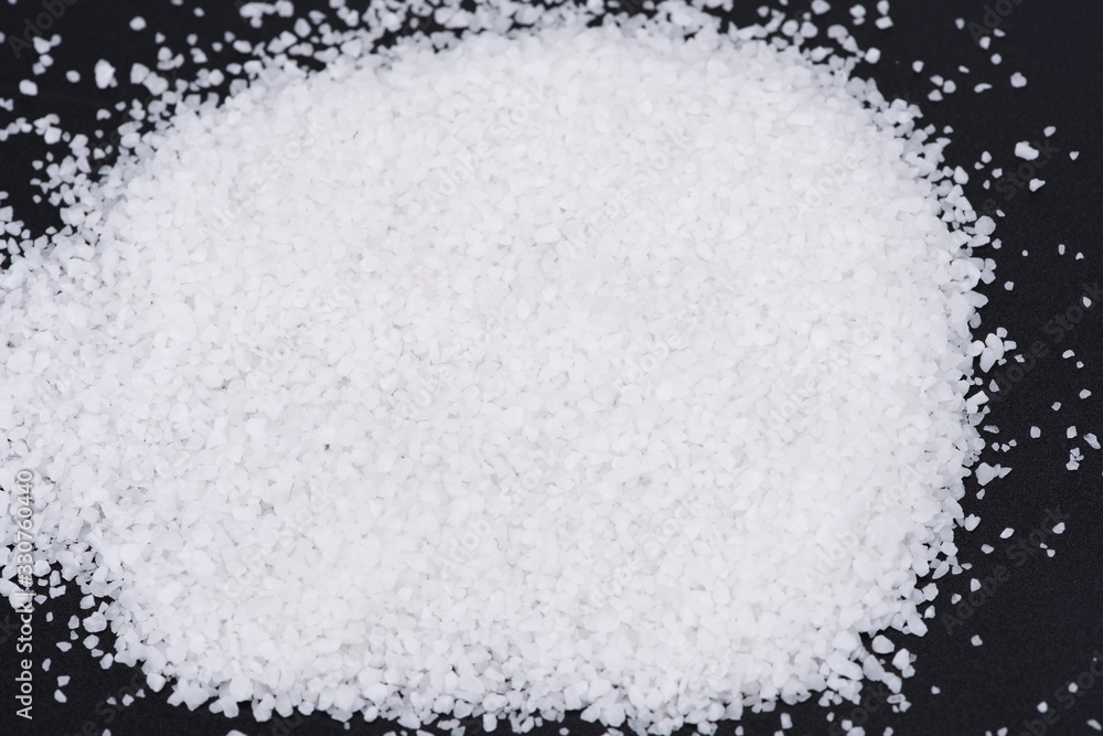 In the black background, the white mixed rare earth extract is an important material for making high-end weapons, metallurgical industry and petrochemical industry In the black background, the white mixed rare earth extract is an important material for making high-end weapons, metallurgical industry and petrochemical industry