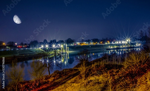 Lamgzeitbelichtung Ruhrgebiet abends photo