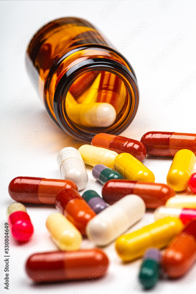 Flacon et médicaments Flacon et médicaments
