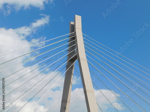 Fototapeta Naklejka Na Ścianę i Meble -  斜張橋(吊り橋)の主塔と青空