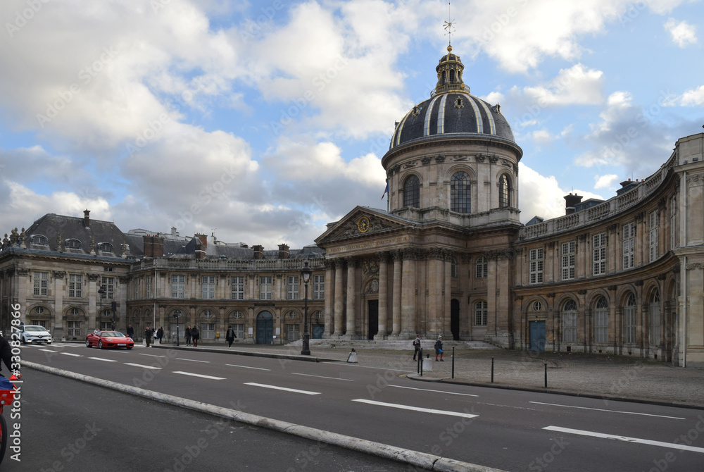 Paris, France : l'Institut de France, la coupole de l'Académie française.
