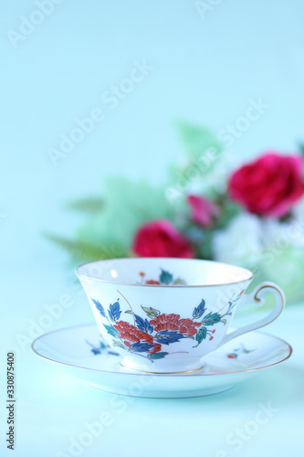 紅茶と赤いバラとススズランのスワッグ