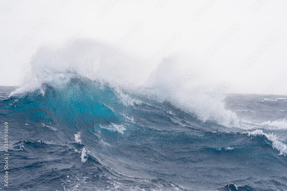 Breaking waves in the Drake Passage Breaking waves in the Drake Passage