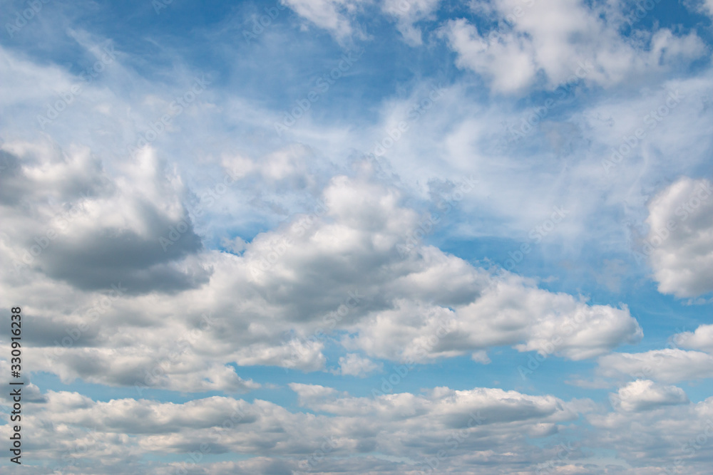 Obraz premium blue sky with white clouds as background