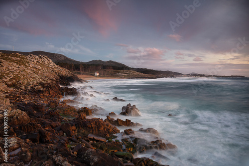 Lugar solitario y aislado en la costa gallega al atardecer © D.G.Eirin