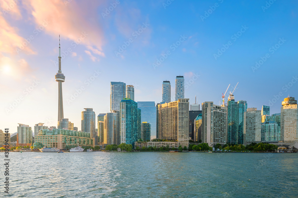 Obraz premium Toronto city Skyline o zachodzie słońca w Kanadzie