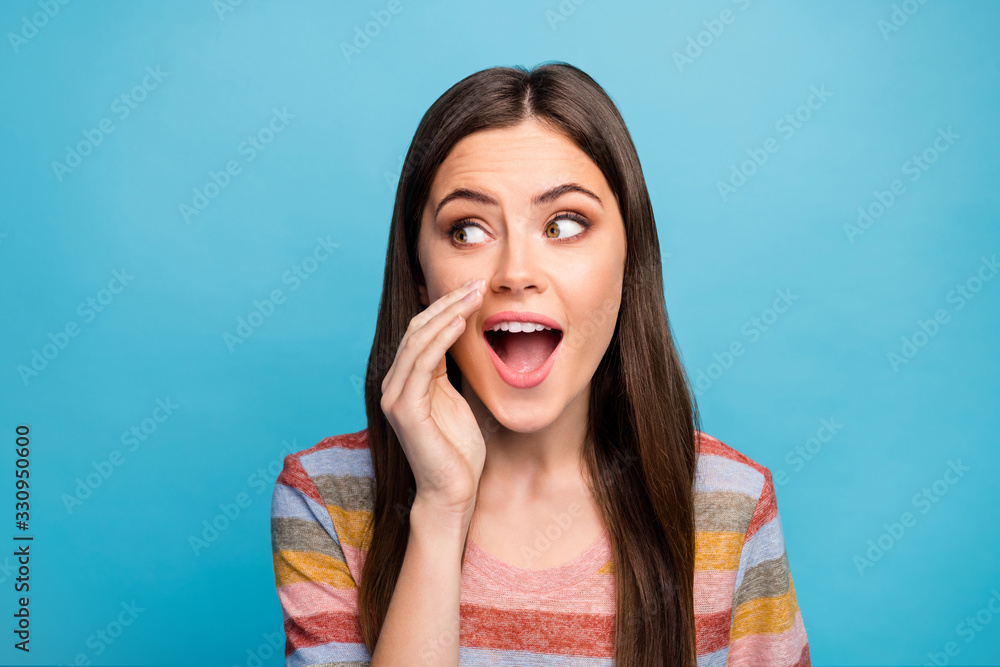 Close-up portrait of her she nice-looking lovely pretty curious girlish cheerful cheery girl saying good news isolated over bright vivid shine vibrant blue color background Close-up portrait of her she nice-looking lovely pretty curious girlish cheerful cheery girl saying good news isolated over bright vivid shine vibrant blue color background