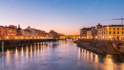 Ponte Vecchio by sunset in Firenze © Antoine
