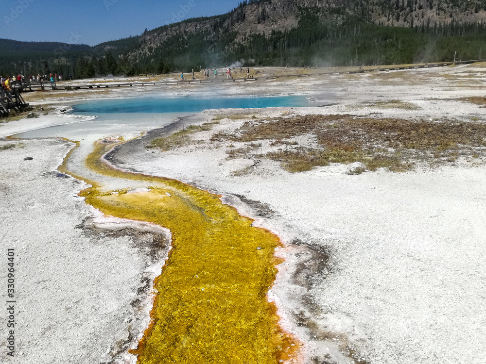 grand prismatic e geyser yellowston national park grand prismatic e geyser yellowston national park