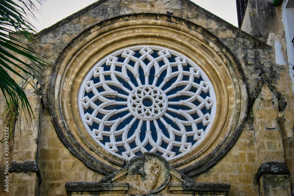Rosetón iglesia de San Pablo en Córdoba, Andalucía