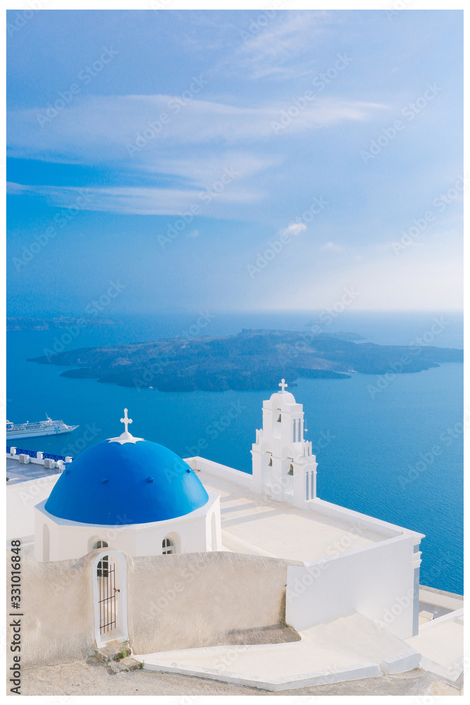 Obraz premium greek orthodox church in santorini greece