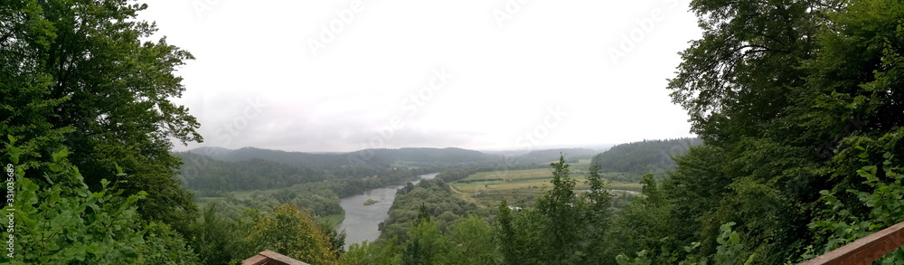 Obraz premium Panorama doliny Sanu