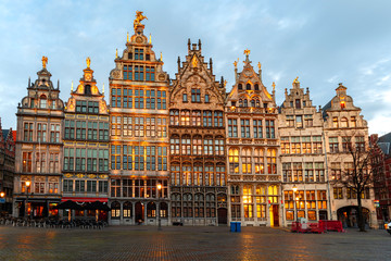 Tableau sur plexiglas Anvers Maisons de guildes place du Marché Anvers  © Silvan