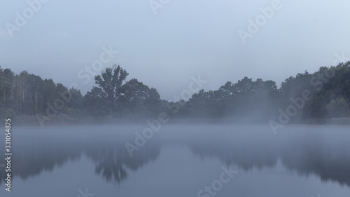 Zamglone jezioro © Borys
