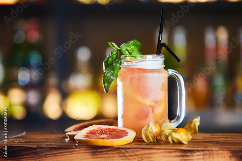 фотографія Tasty Lynchburg Lemonade - fresh tennessee whiskey cocktail