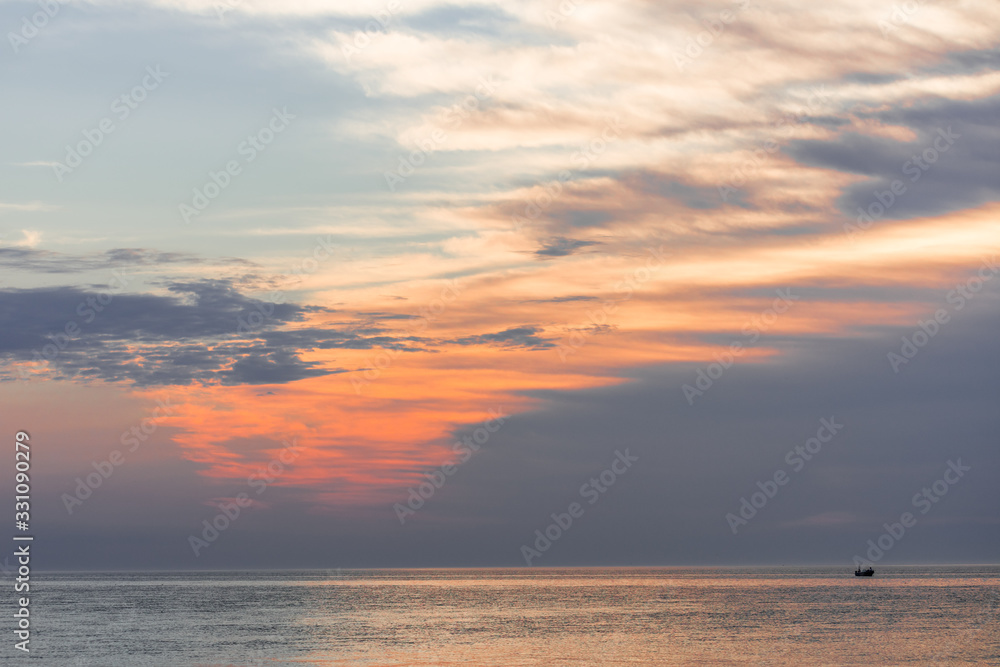 Obraz premium clouds at sunrise