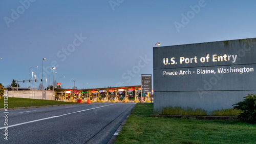 Φωτογραφία US/Canada Border, Peace Arch, Washington State, USA