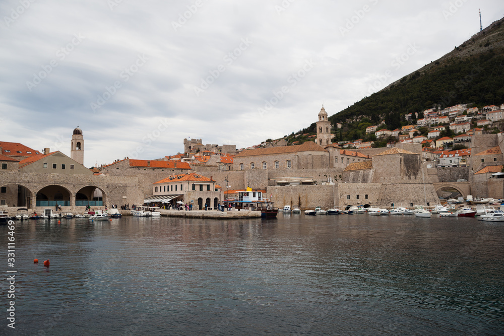 Dubrovnik en Croacia y sus murallas