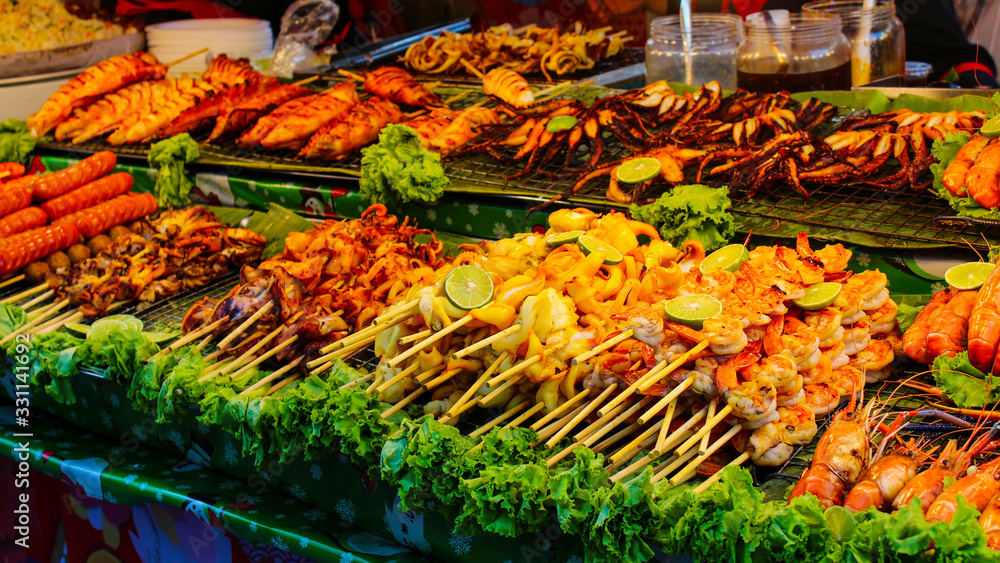 Delicious seafood in Bangkok streets