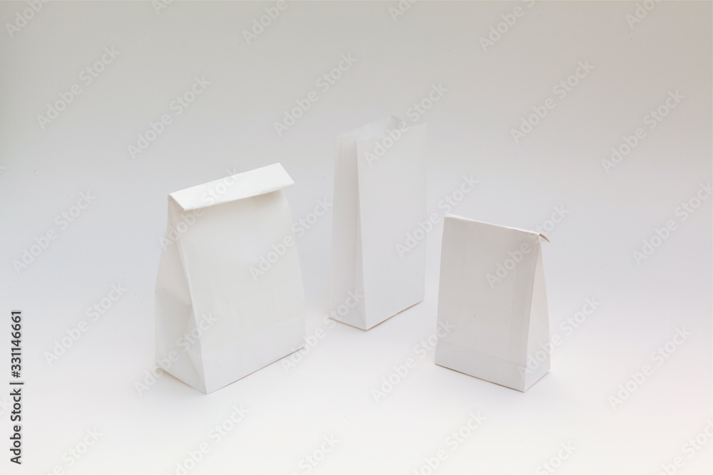 Naklejka premium Sac papier blanc