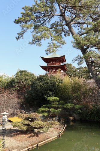 日本の神社や寺院