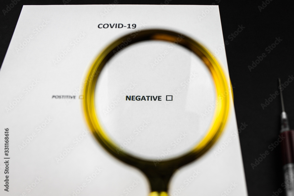 Pozytywny, negatywny winik badań na Coronavirus, COVID-19 - obrazy, fototapety, plakaty 