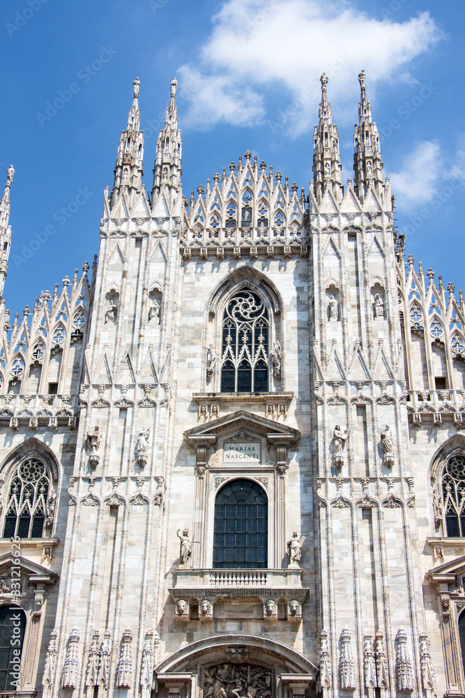 Duomo di milano blue sky architecture