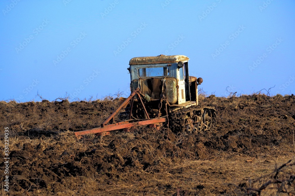 Old caterpillar tractor pohayet field Old caterpillar tractor pohayet field