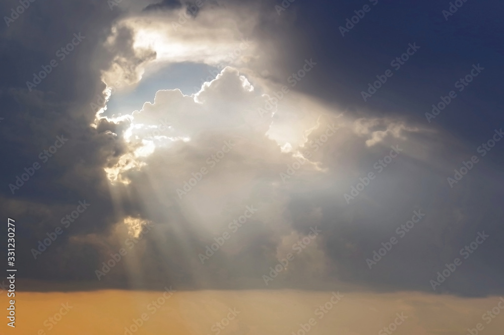 un rays and clouds