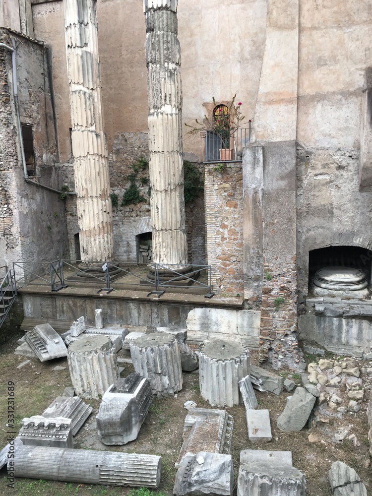 roins in rome italy roins in rome italy