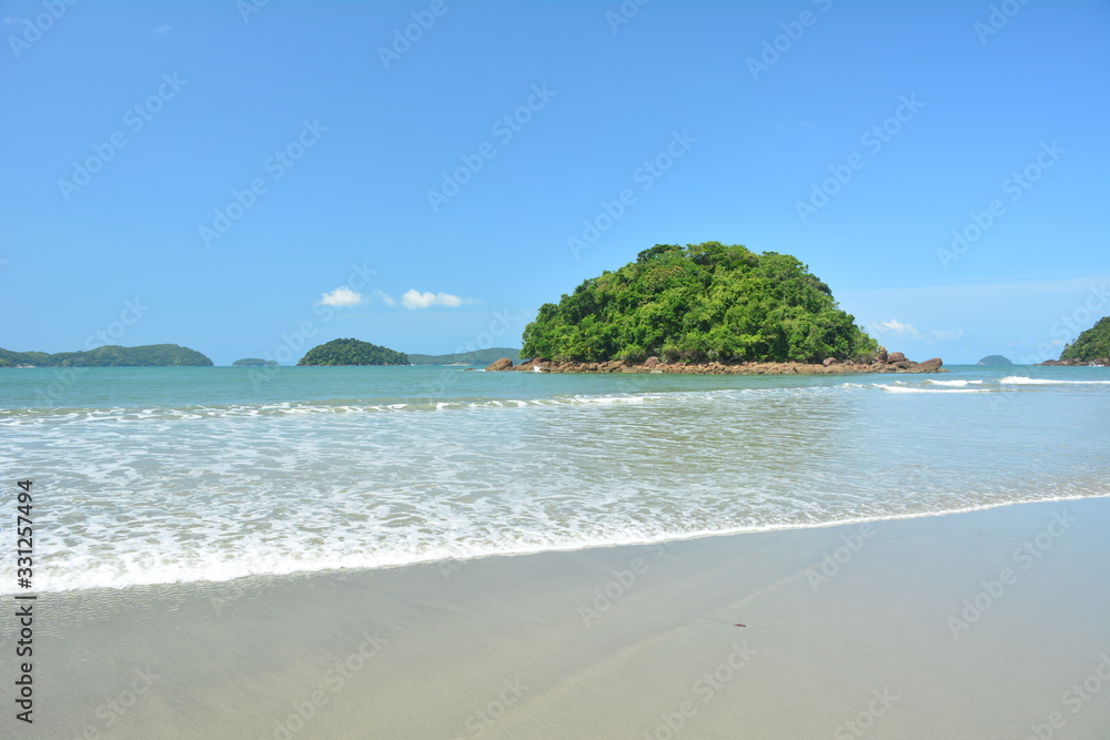 Obraz premium Ubatumirim Beach in Ubatuba, Brazil