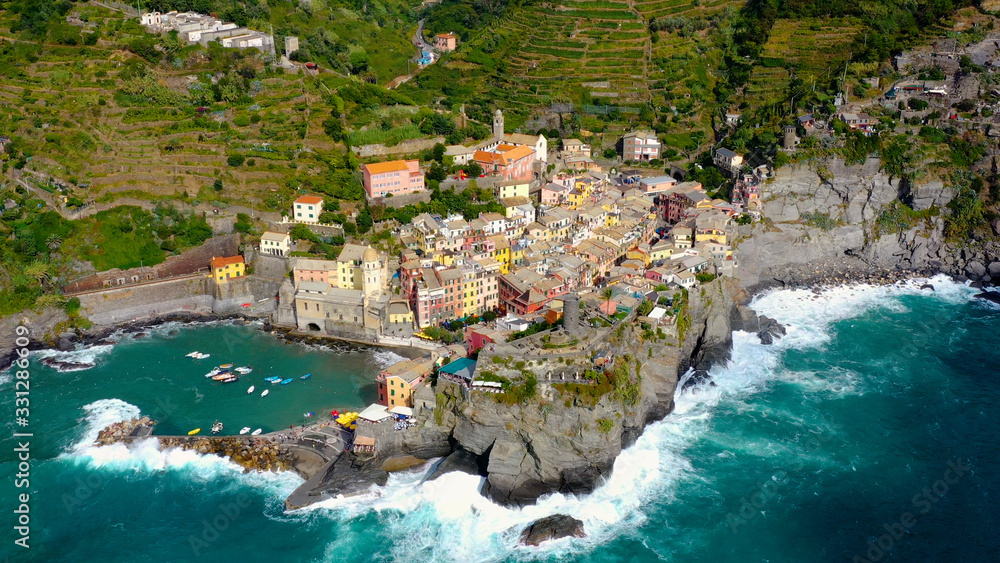 Houses on cliff in Vernazza village popular tourist destination in Cinque Terre National Park a UNESCO World Heritage Site, Vernazza, Liguria, Italy	