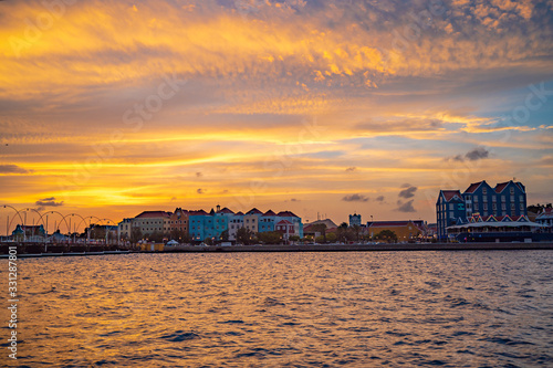 Sunset in town Curaçao Caribe © Lucas