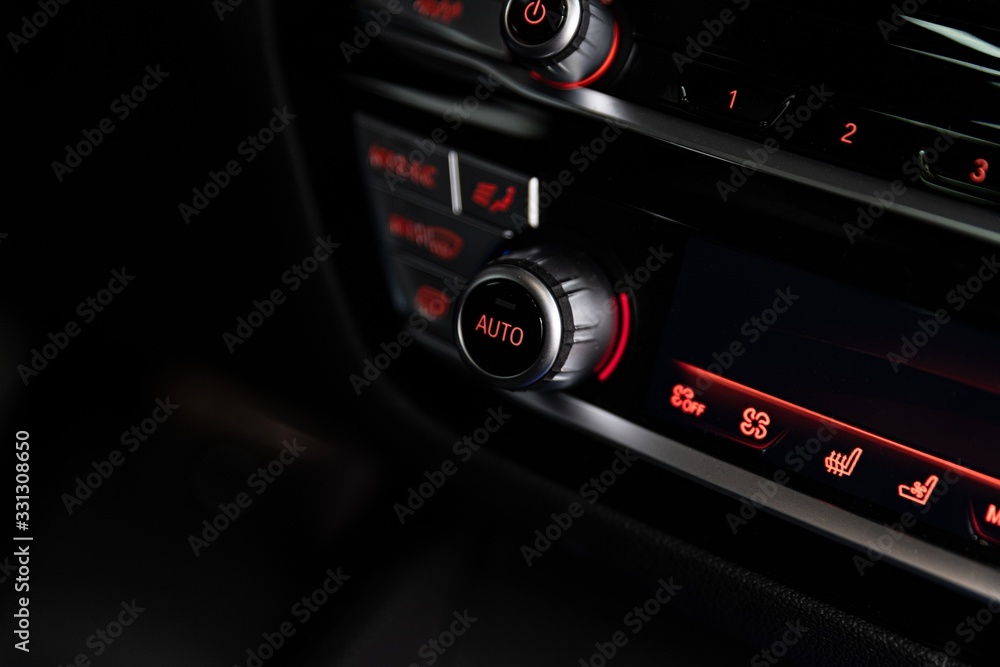 Automatic air conditioner control panel in car