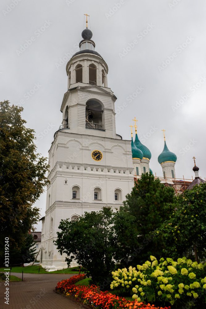 Fototapeta premium Bell tower of Vvedensky Tolga convent in Yaroslavl, Russia. Golden ring of Russia