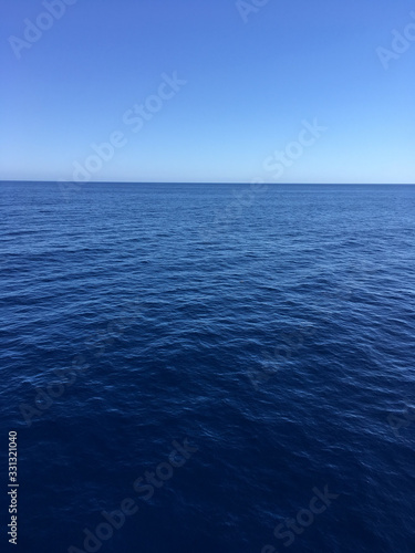 Blue sky horizon on the ocean