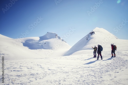 Sciatori in cima alla montagna, alpinisti sul monte rosa Alpi italiane