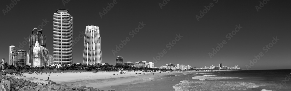 Fototapeta premium South Beach, Miami in a sunny morning.
