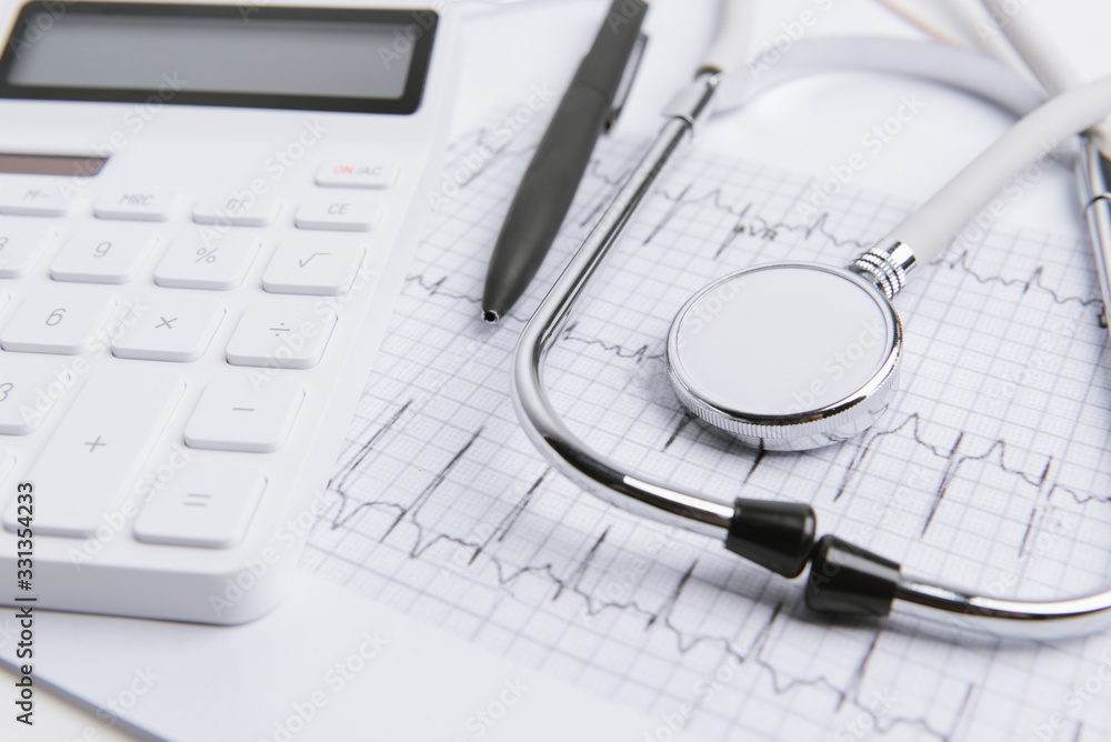 Medical equipment is placed on the ecg Medical equipment is placed on the ecg