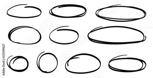 Hand drawn ovals. Highlight circles set. Line art