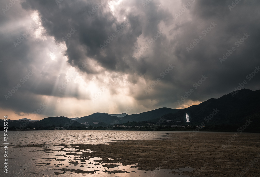 Light rays behind cloud Light rays behind cloud