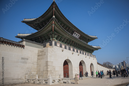 Wallpaper Mural 경복궁의 늦겨울 맑은 하늘 Torontodigital.ca