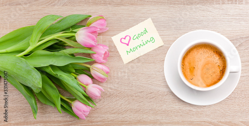„Guten Morgen“ Gruß  mit Blumen und Kaffee